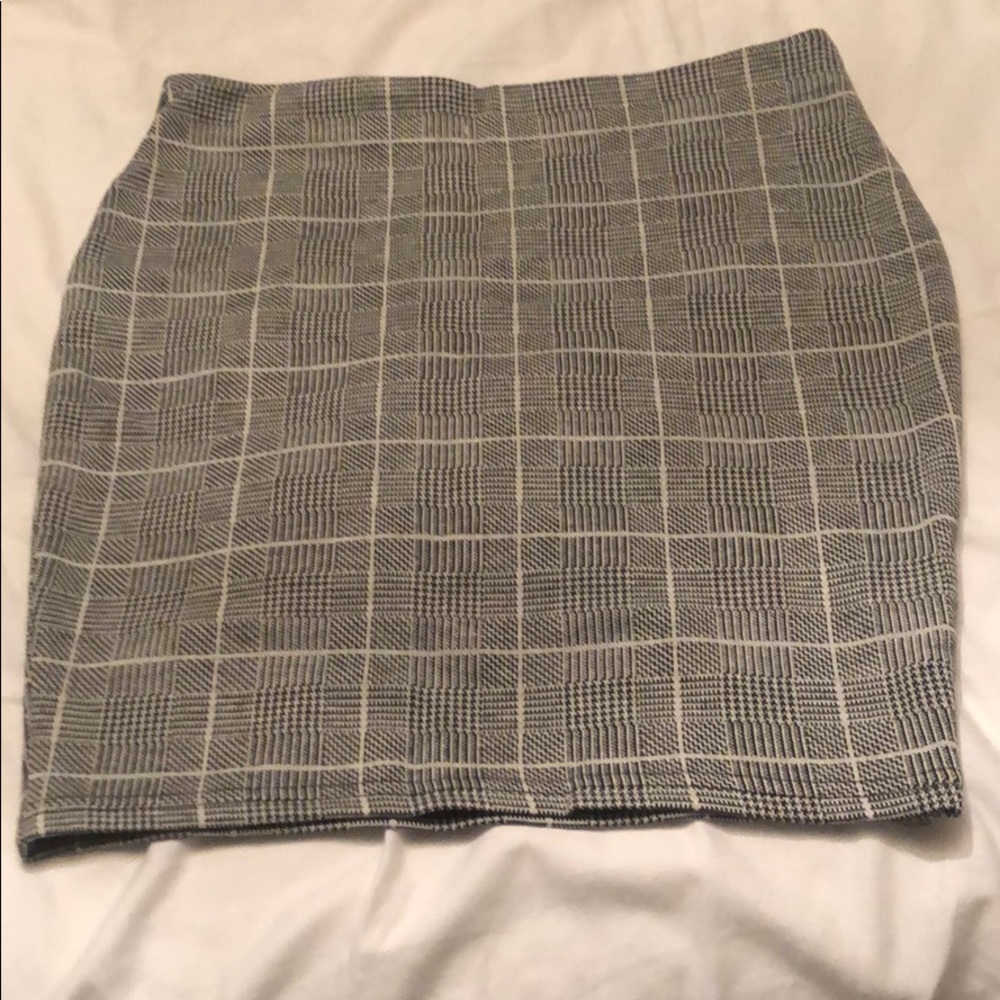 NWOT! Black and White Plaid Skirt